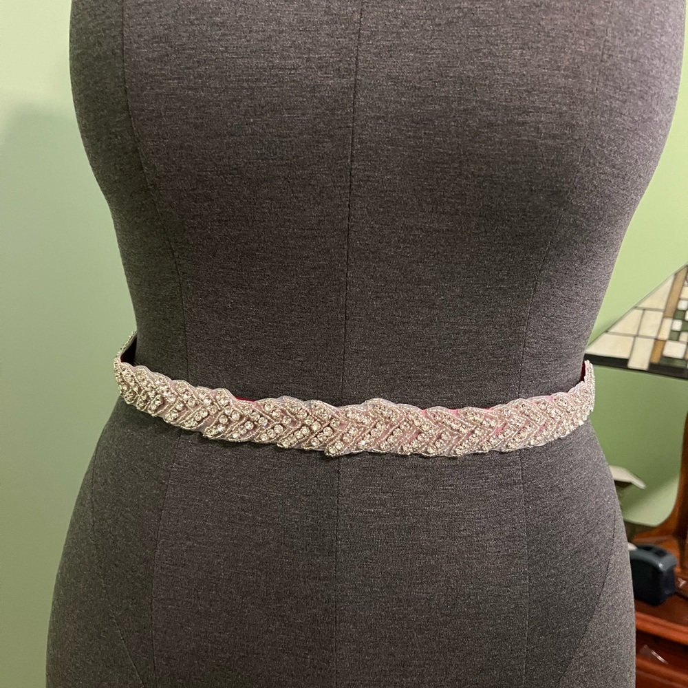 Elegant Pink Beaded Women's Belt